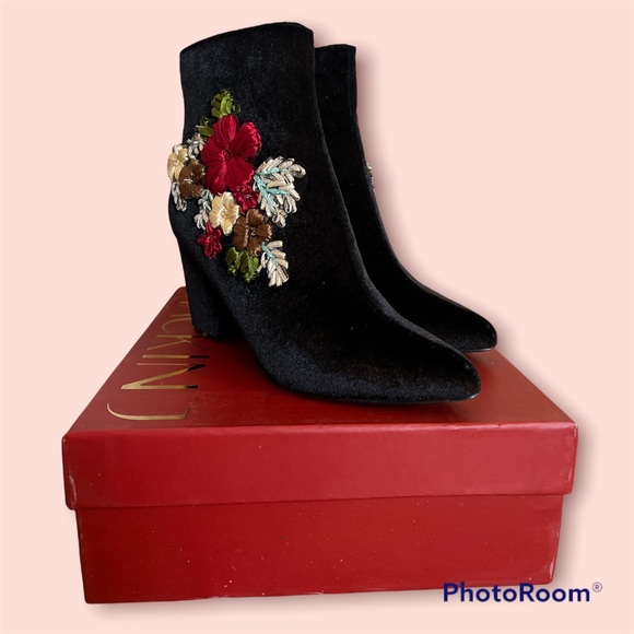 Adorable Black Flowered Booties - Picture 3 of 3